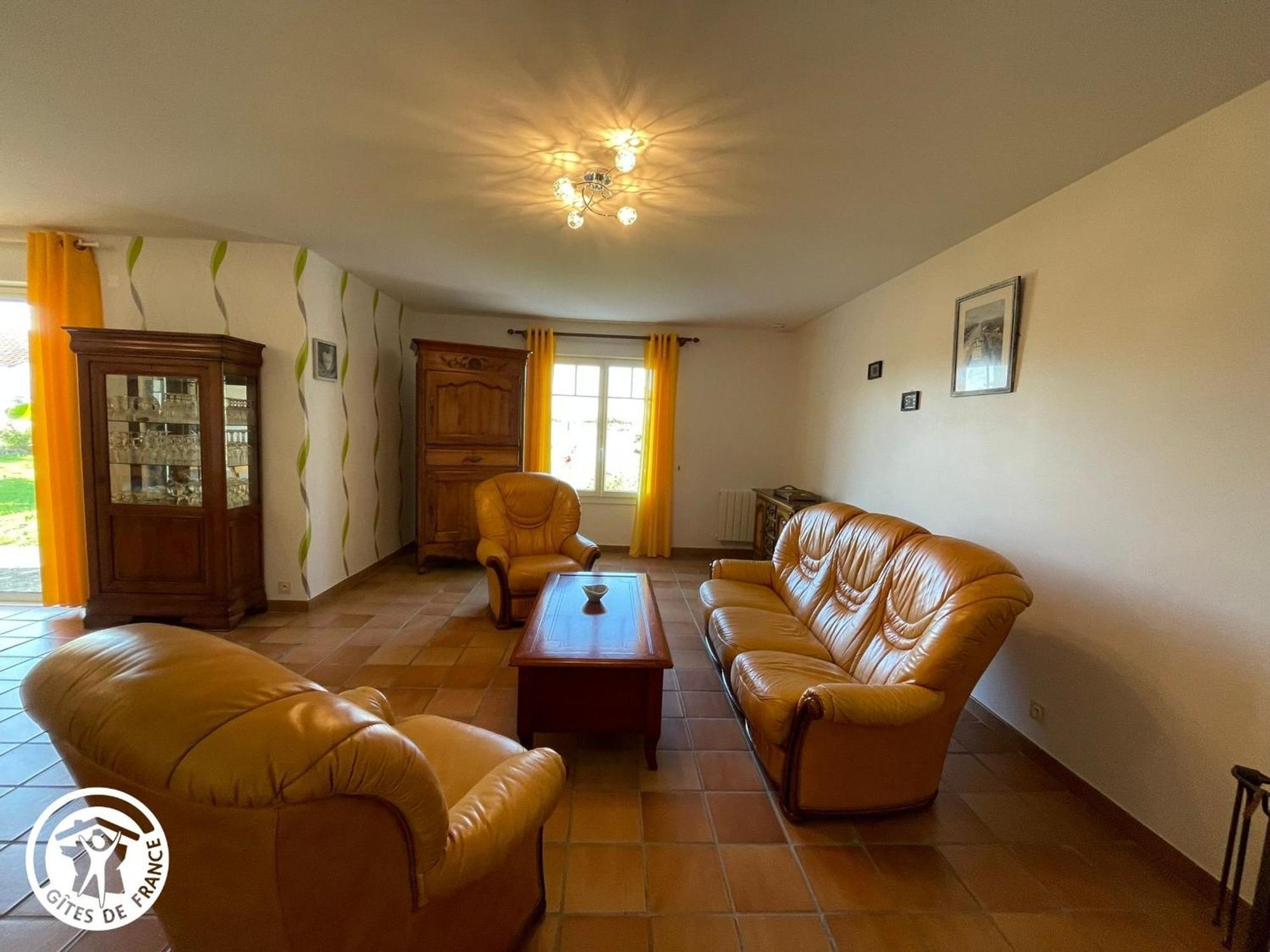 Maison Recente Avec Jardin, 4 Chambres, Proche Mer Et Commerces A Bouin - Fr-1-426-129 エクステリア 写真